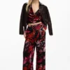 Hosen, entworfen von Christian Lacroix Hosen, entworfen von Christian Lacroix