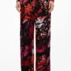 Hosen, entworfen von Christian Lacroix Hosen, entworfen von Christian Lacroix