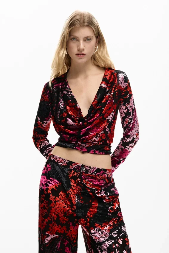 Hosen, entworfen von Christian Lacroix Hosen, entworfen von Christian Lacroix