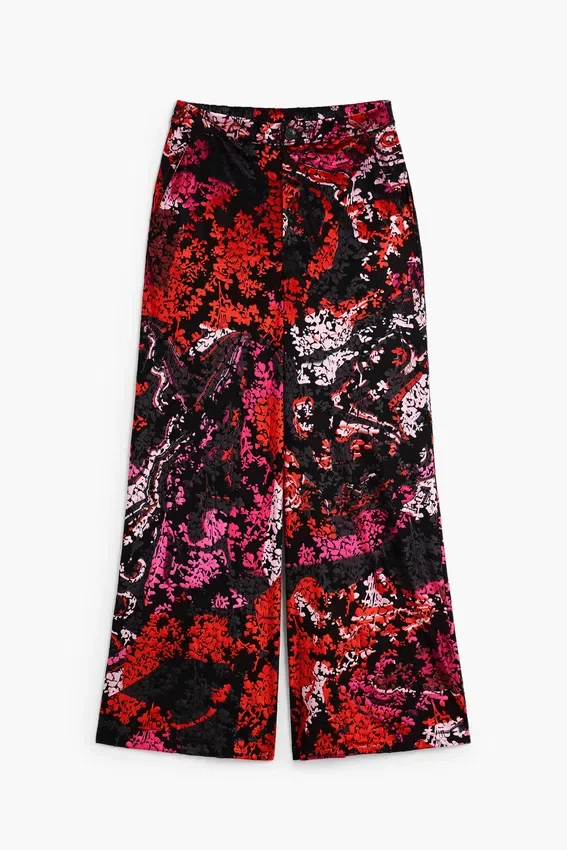 Hosen, entworfen von Christian Lacroix Hosen, entworfen von Christian Lacroix