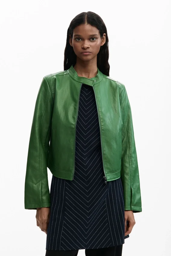 Jacke aus Kunstleder Jacke aus Kunstleder