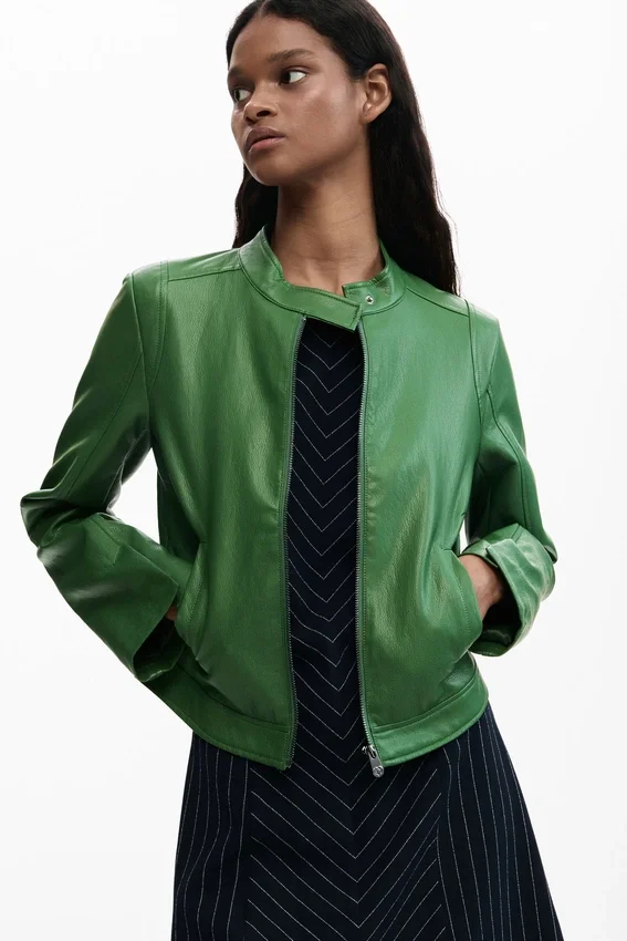 Jacke aus Kunstleder Jacke aus Kunstleder