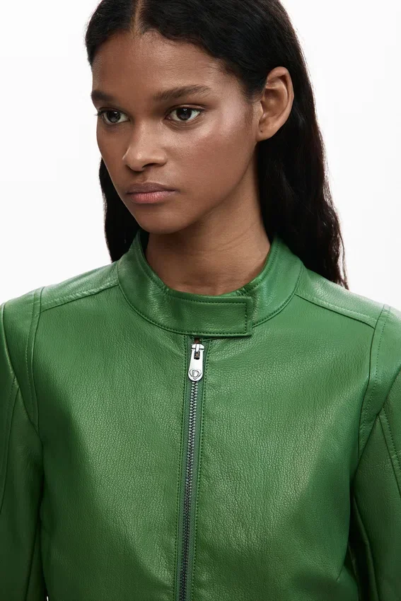 Jacke aus Kunstleder Jacke aus Kunstleder
