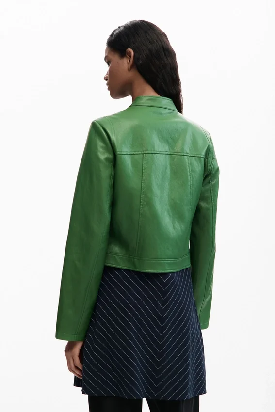 Jacke aus Kunstleder Jacke aus Kunstleder