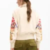 Jacke mit Blumenapplikationen Jacke mit Blumenapplikationen