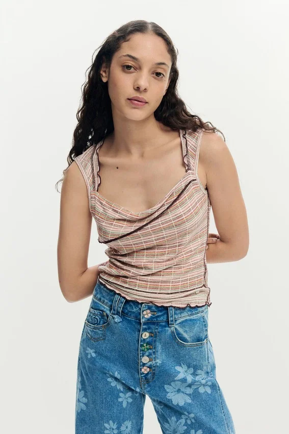 Jeans mit Blumenmuster Jeans mit Blumenmuster