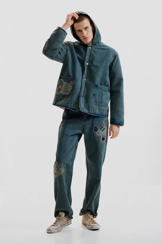 Jeans mit Disney™-Aufnähern Jeans mit Disney™-Aufnähern