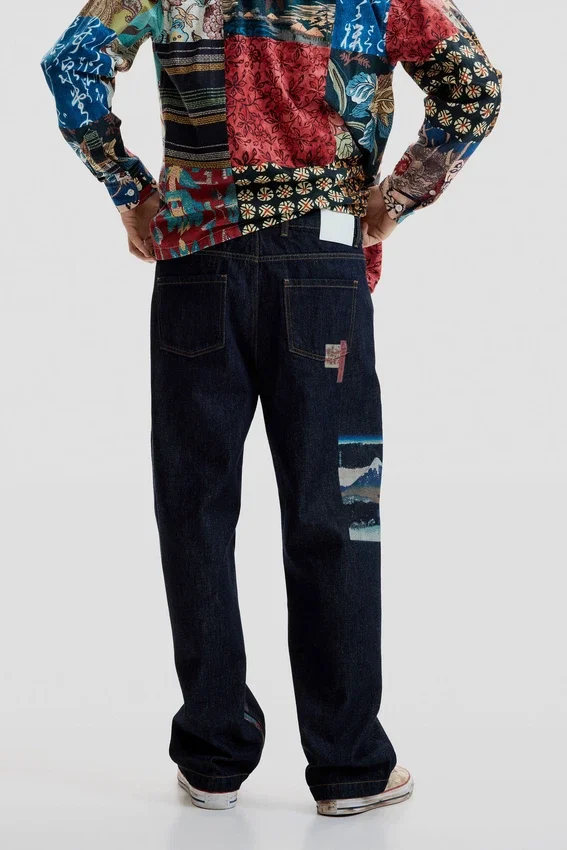 Jeans mit orientalischem Print Jeans mit orientalischem Print