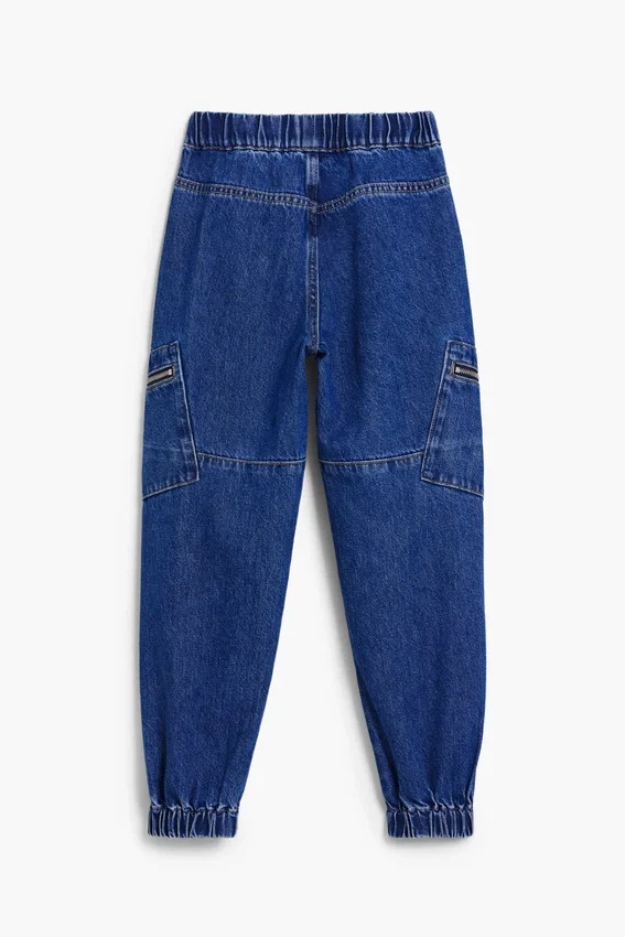 Jeans mit Reißverschlüssen Jeans mit Reißverschlüssen