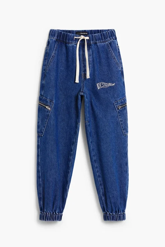 Jeans mit Reißverschlüssen Jeans mit Reißverschlüssen