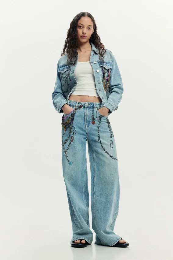 Jeanshose mit Ketten Jeanshose mit Ketten