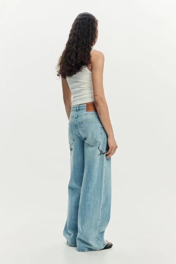 Jeanshose mit Ketten Jeanshose mit Ketten