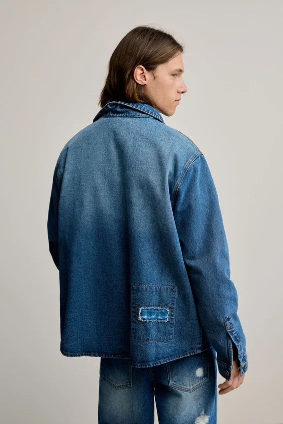 Jeansjacke mit Aufnähern Jeansjacke mit Aufnähern