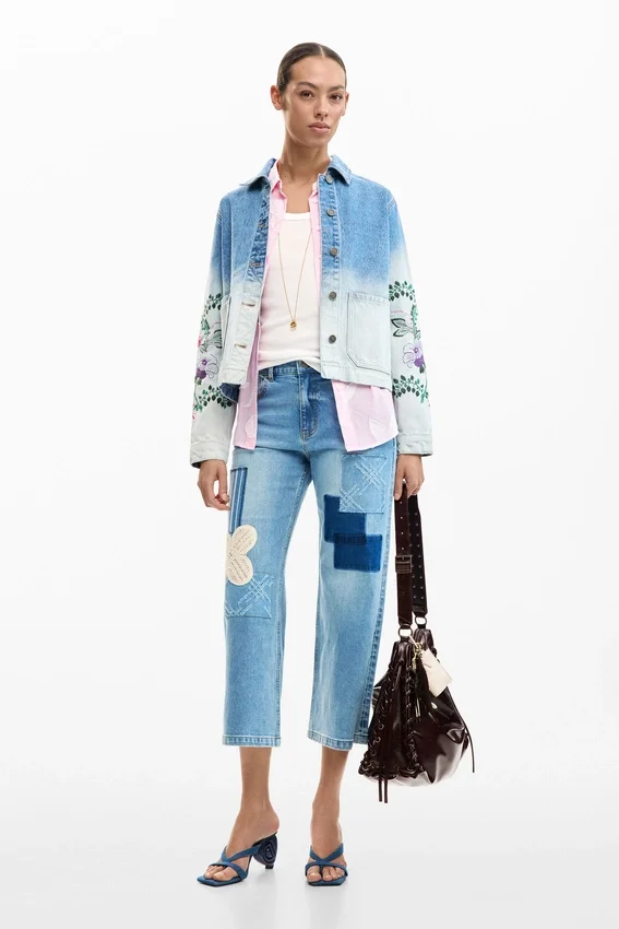 Jeansjacke mit Blumen Jeansjacke mit Blumen