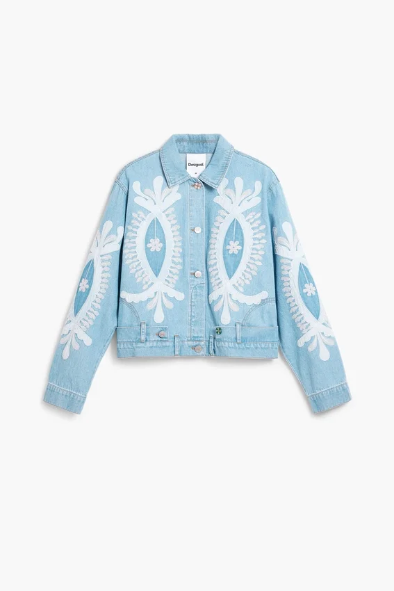 Jeansjacke mit Stickerei Jeansjacke mit Stickerei