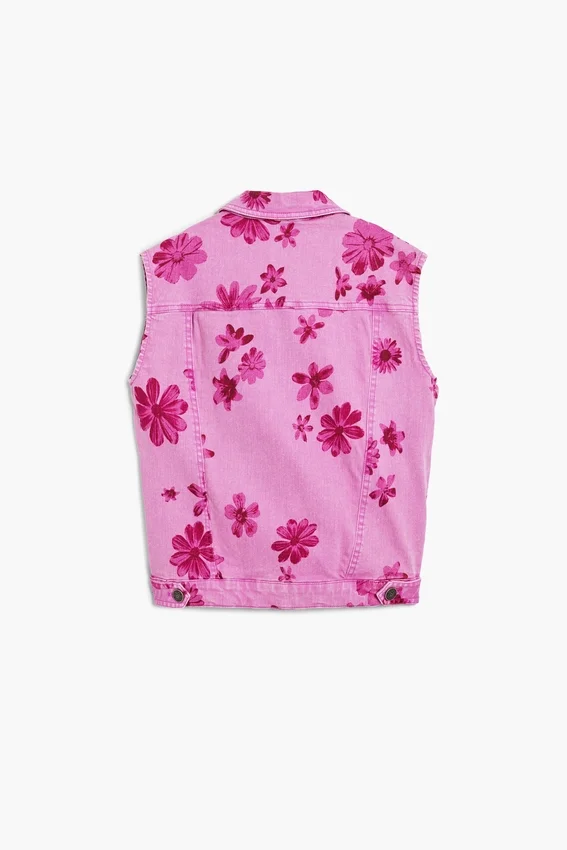 Jeansweste mit Blumenmuster Jeansweste mit Blumenmuster