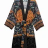 Kimono mit ethnischen Quasten