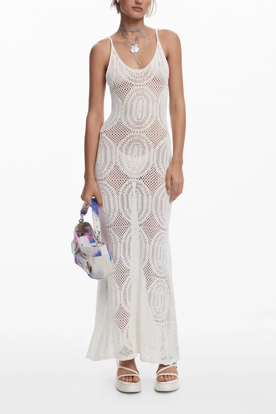 Kleid mit Häkelspaghettiträgern Kleid mit Häkelspaghettiträgern