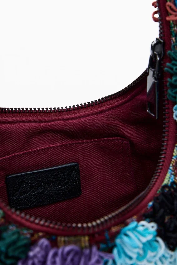 Kleine bestickte Tasche Kleine bestickte Tasche