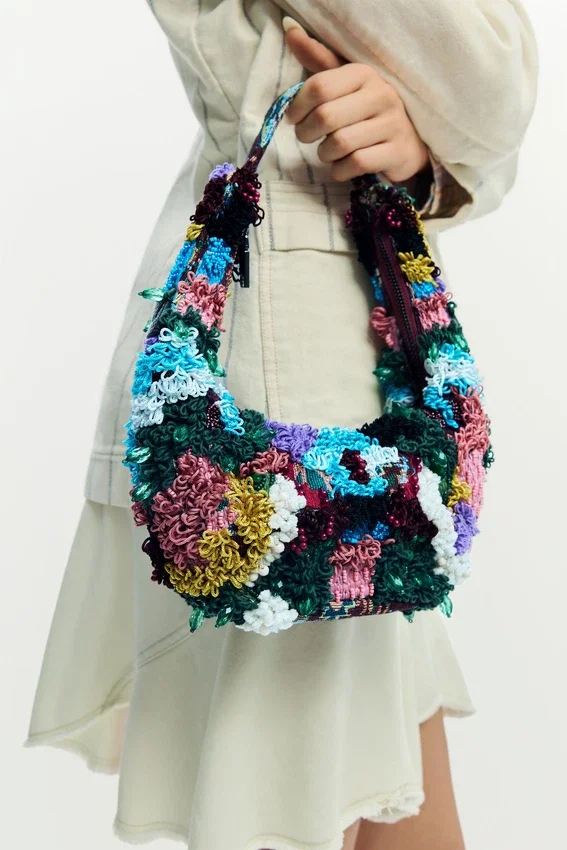 Kleine bestickte Tasche Kleine bestickte Tasche