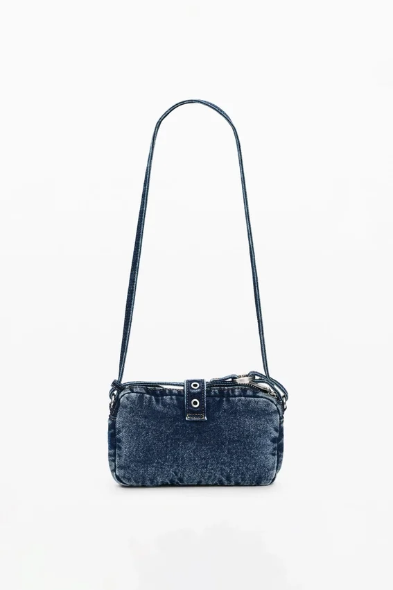 Kleine Denim-Umhängetasche mit Applikationen Kleine Denim-Umhängetasche mit Applikationen