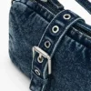 Kleine Denim-Umhängetasche mit Applikationen Kleine Denim-Umhängetasche mit Applikationen