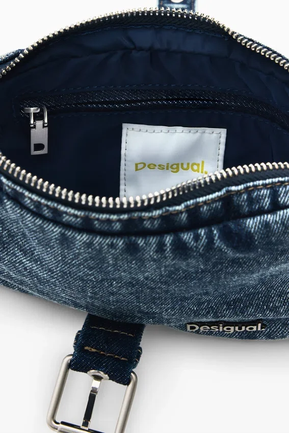 Kleine Denim-Umhängetasche mit Applikationen Kleine Denim-Umhängetasche mit Applikationen