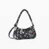 Kleine geflochtene Collage-Tasche Kleine geflochtene Collage-Tasche
