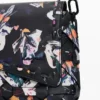 Kleine geflochtene Tasche mit Blumenmuster Kleine geflochtene Tasche mit Blumenmuster