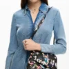 Kleine geflochtene Tasche mit Blumenmuster Kleine geflochtene Tasche mit Blumenmuster