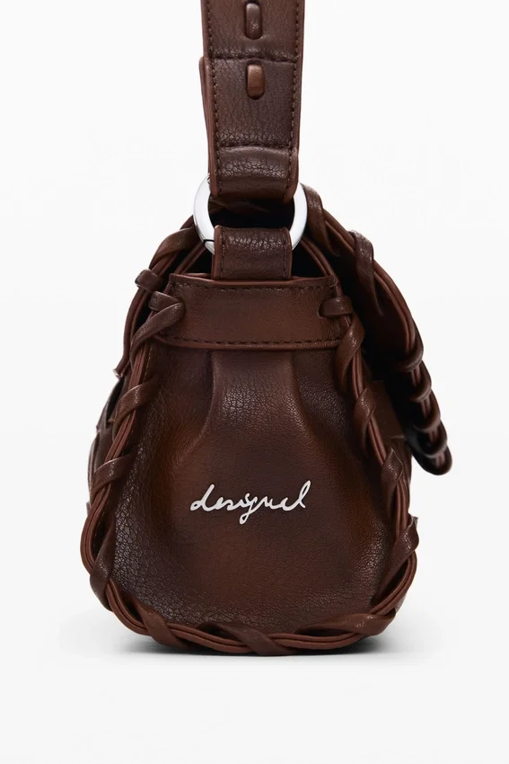 Kleine geflochtete Tasche Kleine geflochtete Tasche
