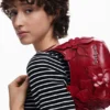 Kleine Tasche mit Blumenapplikation Kleine Tasche mit Blumenapplikation