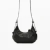 Kleine Tasche mit Blumen-Applikationen Kleine Tasche mit Blumen-Applikationen