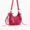 Kleine Tasche mit Blumen-Applikationen Kleine Tasche mit Blumen-Applikationen