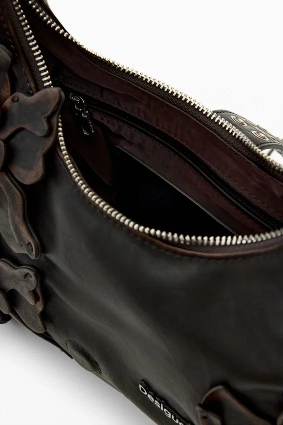 Kleine Tasche mit Blumen-Applikationen Kleine Tasche mit Blumen-Applikationen