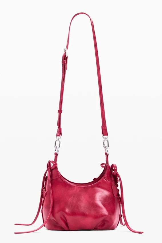 Kleine Tasche mit Blumen-Applikationen Kleine Tasche mit Blumen-Applikationen
