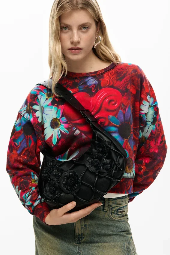 Kleine Tasche mit Blumen, rot Kleine Tasche mit Blumen, rot