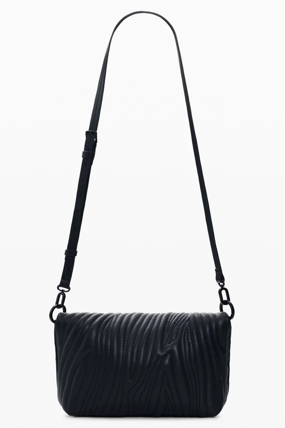 Kleine Tasche mit Prägung Kleine Tasche mit Prägung
