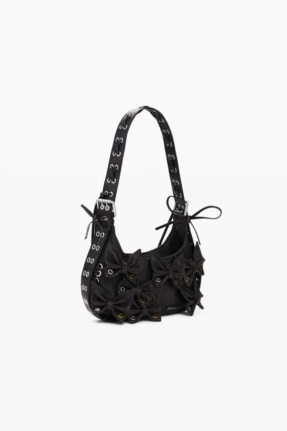 Kleine Tasche mit Schmetterlings-Applikationen Kleine Tasche mit Schmetterlings-Applikationen