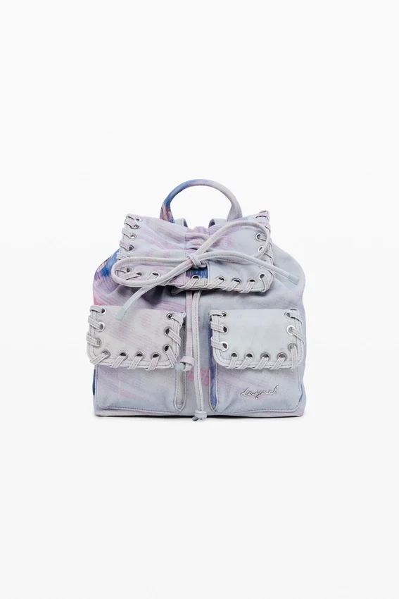 Kleiner Rucksack im Collagen-Stil Kleiner Rucksack im Collagen-Stil