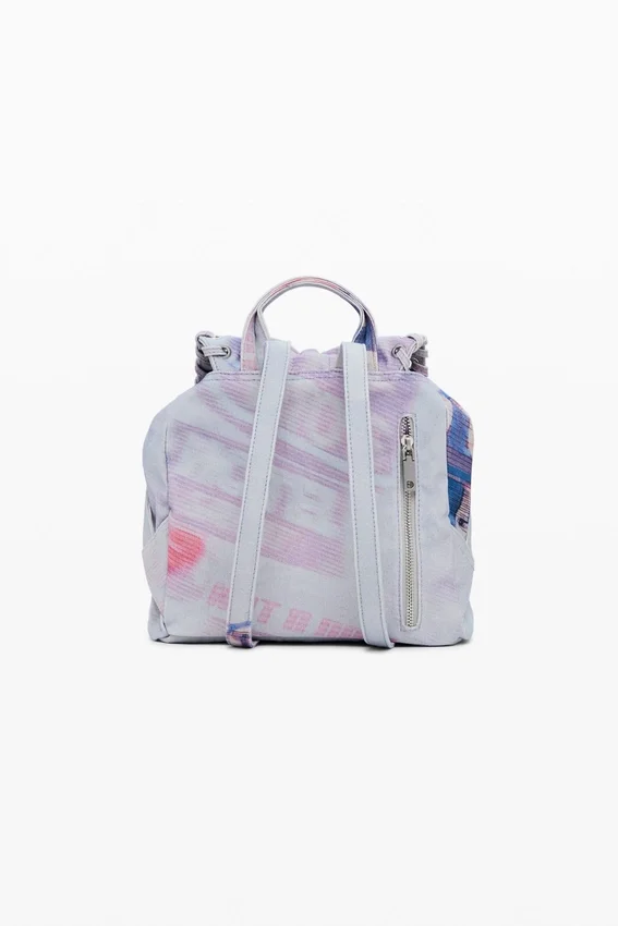 Kleiner Rucksack im Collagen-Stil Kleiner Rucksack im Collagen-Stil