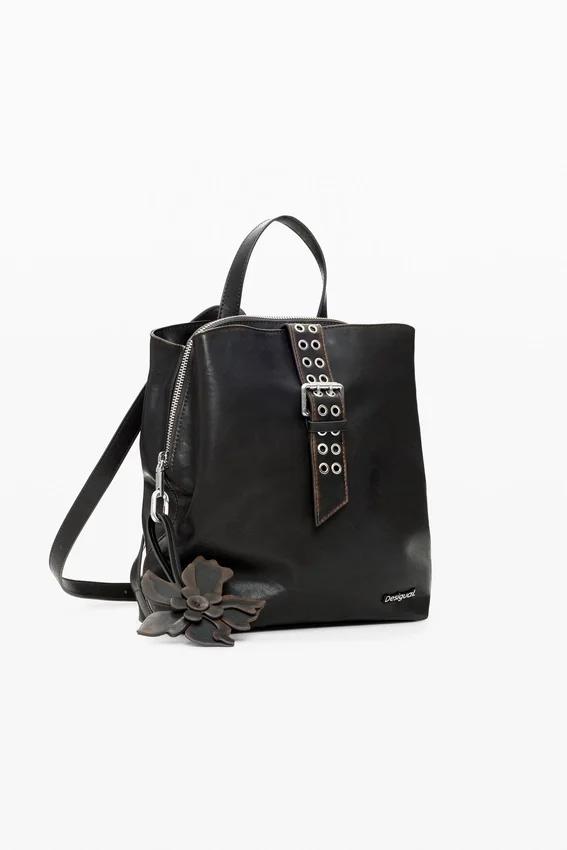 Kleiner Rucksack mit Applikationen für Blumen Kleiner Rucksack mit Applikationen für Blumen