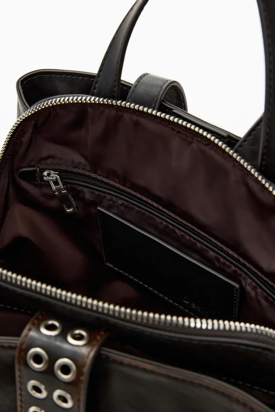 Kleiner Rucksack mit Applikationen für Blumen Kleiner Rucksack mit Applikationen für Blumen