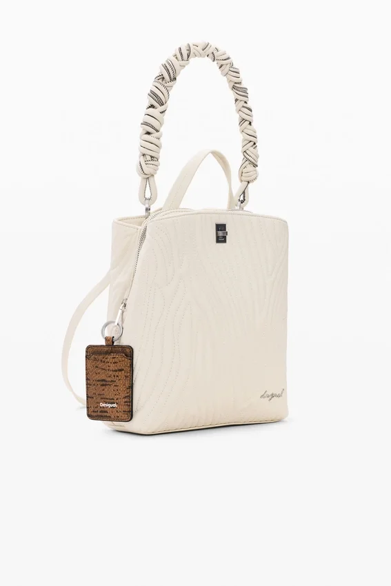Kleiner Rucksack mit Gravuren Kleiner Rucksack mit Gravuren