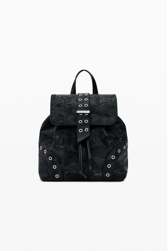 Kleiner Rucksack mit Perforation Kleiner Rucksack mit Perforation