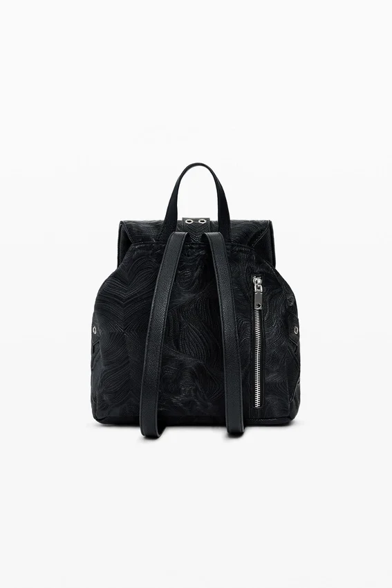 Kleiner Rucksack mit Perforation Kleiner Rucksack mit Perforation