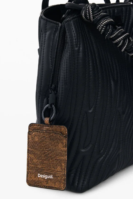Kleiner Rucksack mit Prägemuster Kleiner Rucksack mit Prägemuster