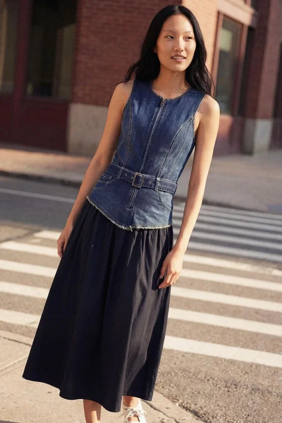 Kombiniertes Jeans-Kleid Kombiniertes Jeans-Kleid