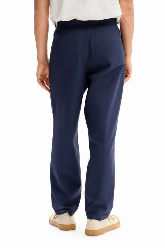 Konisch zulaufende Chino-Hose Konisch zulaufende Chino-Hose