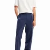 Konisch zulaufende Chino-Hose Konisch zulaufende Chino-Hose